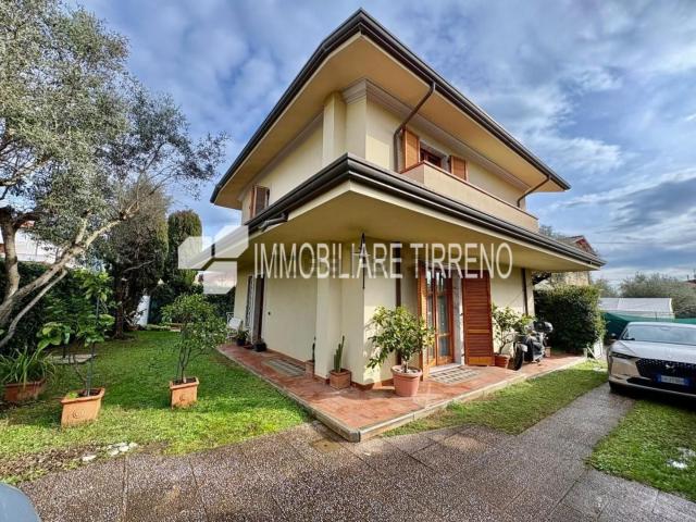 Casa in vendita a Poggioletto, Marina Di Massa