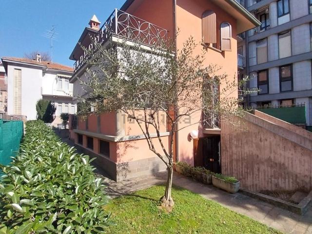 Casa in vendita a Loreto, Bergamo