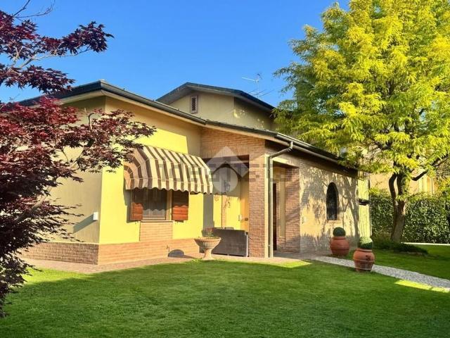 Casa in vendita a Pandino, Lombardia