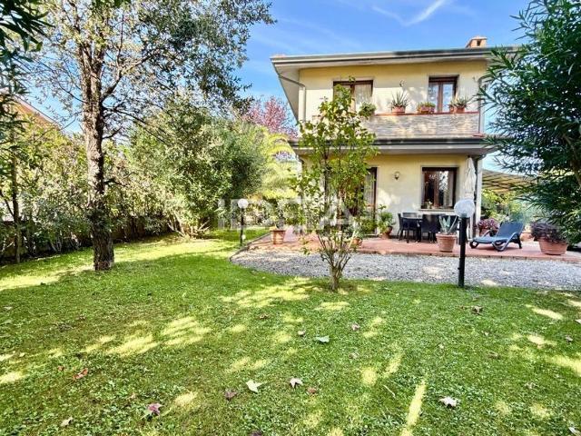 Casa in vendita a Tempagnano di Lunata, Bagni Di Lucca Ponte
