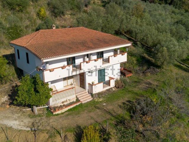 Casa in vendita a Castelnuovo Cilento, Campania