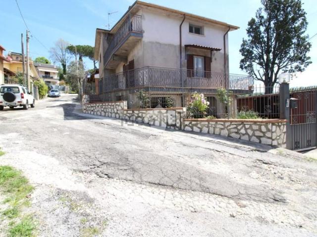 Casa in vendita a Poggio San Lorenzo, Lazio