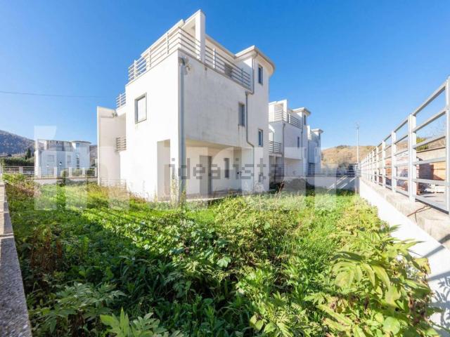 Casa in vendita a Liberi, Campania