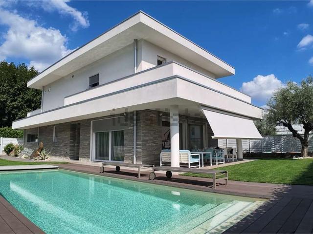 Casa in vendita a Contrada San Rocco, Fenegrò