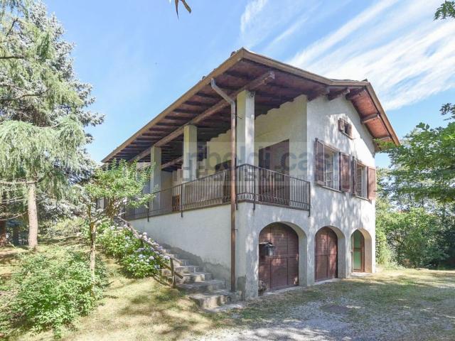 Casa in vendita a Novate Brianza, Merate