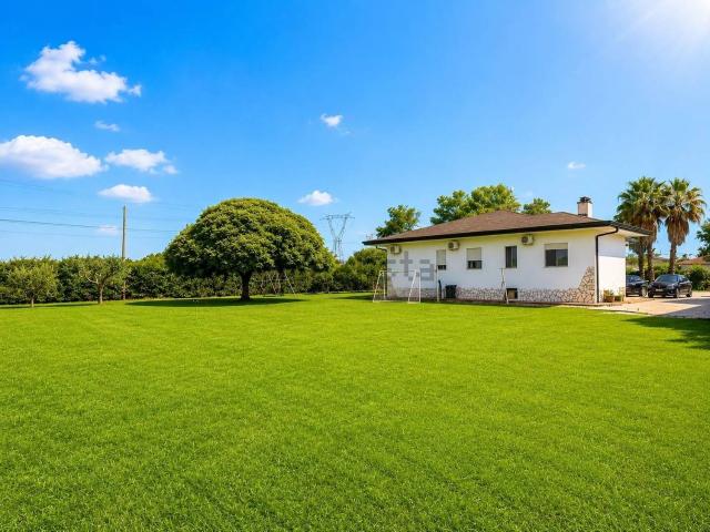 Casa in vendita a Nucleo Quadrato, Latina