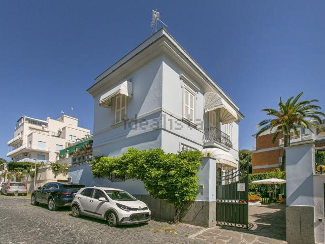 Casa in vendita a Europa, Roma Capitale