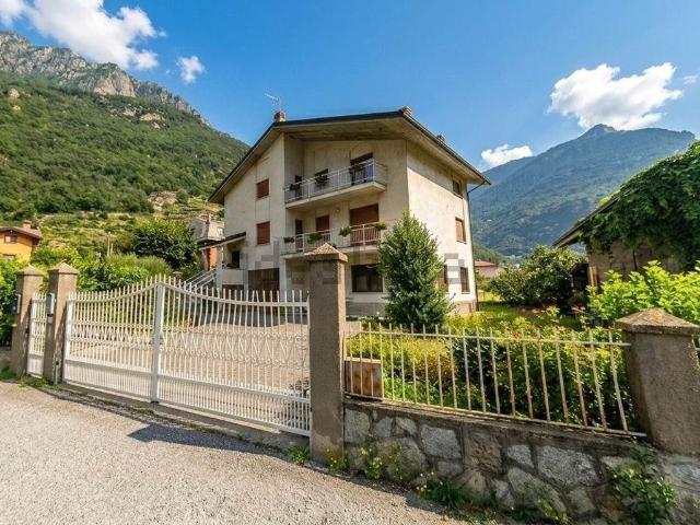Casa in vendita a Donnas, Aosta