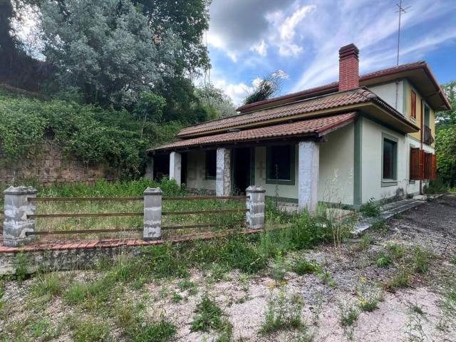 Casa in vendita a Mompeo, Lazio