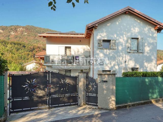 Casa in vendita a Ronco, Bisuschio