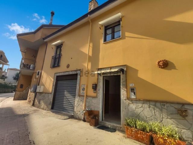 Casa in vendita a Solofra, Campania