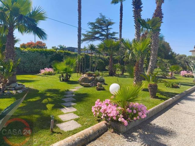 Casa in vendita a Latina, Lazio