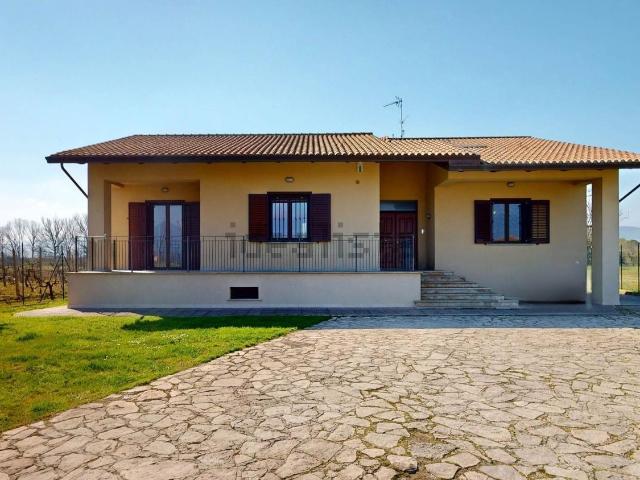 Casa in vendita a Cannara, Umbria