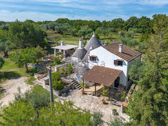 Casa in vendita a Santa Lucia, Puglia
