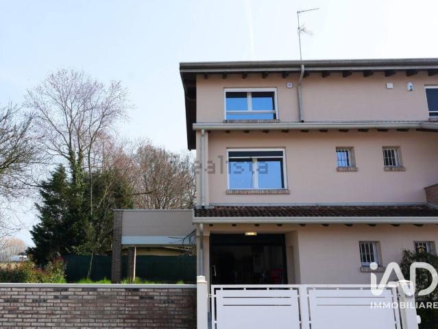 Casa in vendita a Pianura Reggiana, Re