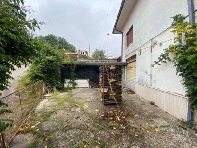Casa in vendita a Strangolagalli, Lazio
