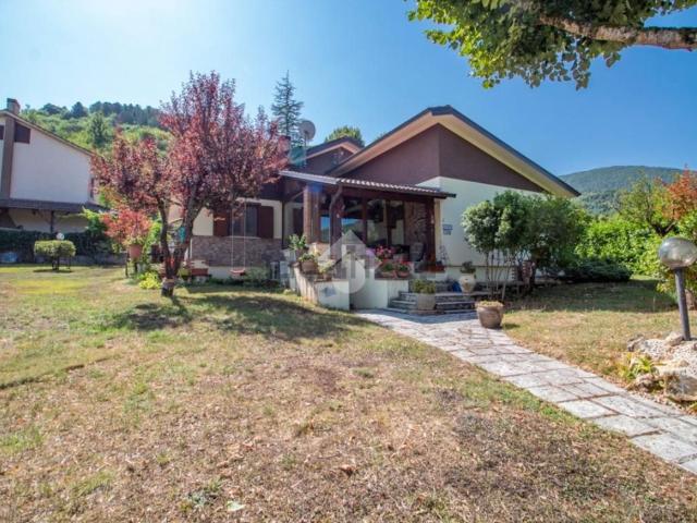 Casa in vendita a Borbona, Lazio
