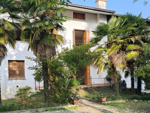 Casa in vendita a Manzano, Friuli-Venezia Giulia