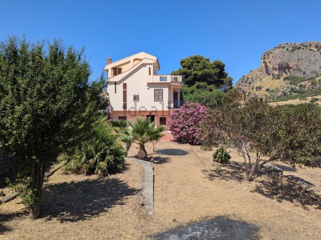 Casa in vendita a Collesano, Sicilia