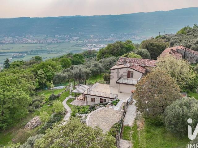 Casa in vendita a Nord-Est, Brenzone