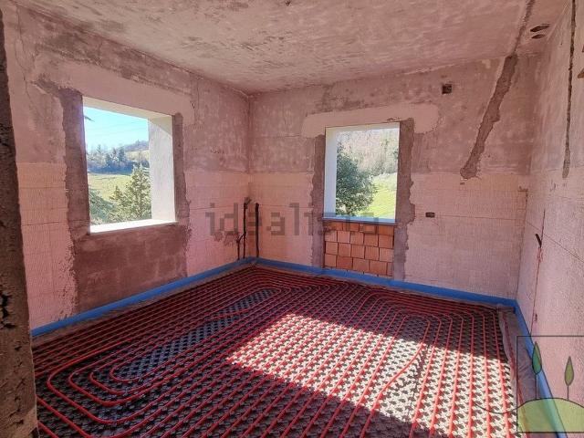 Casa in vendita a Larderello, Toscana
