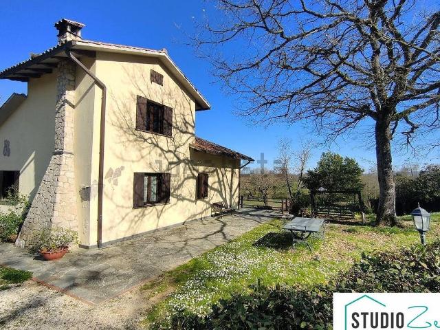 Casa in vendita a Montecastrilli, Umbria