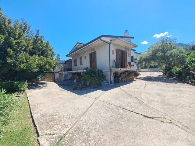 Casa in vendita a Nuxis, Sardigna/Sardegna