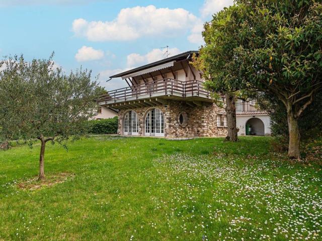 Casa in vendita a Boschetti, Peschiera Del Garda