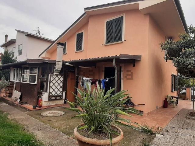 Casa in vendita a Rosignano Marittimo, Toscana