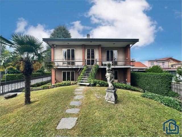 Casa in vendita a Castano Primo, Lombardia