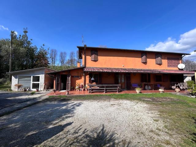 Casa in vendita a località Bucine, Camaiore