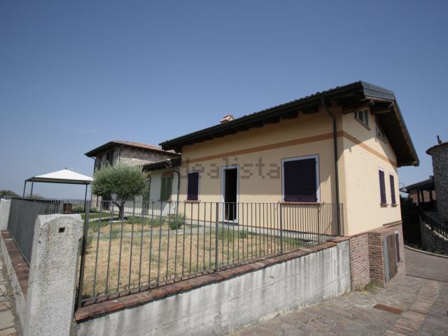 Casa in vendita a Ziano Piacentino, Reggio Emilia