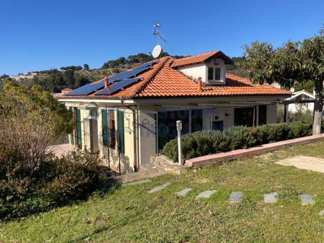 Casa in vendita a Oliveto, Imperia
