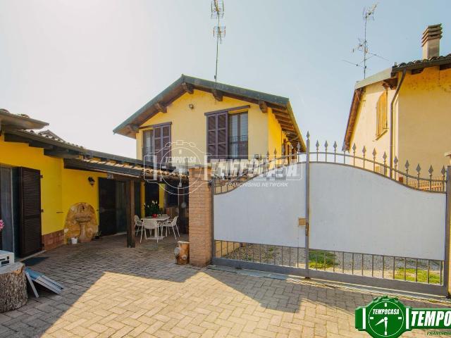 Casa in vendita a Valle Salimbene, Lombardia