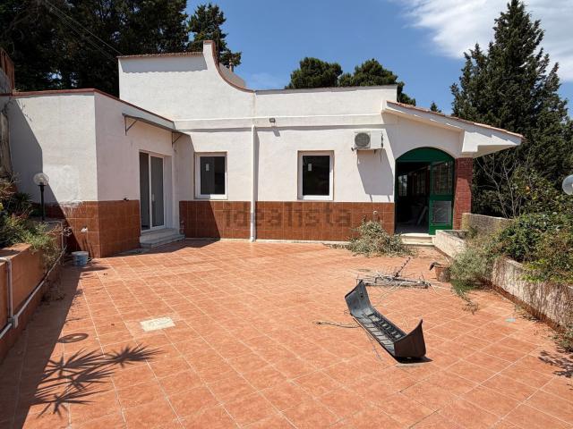 Casa in vendita a Caltanissetta, Sicilia