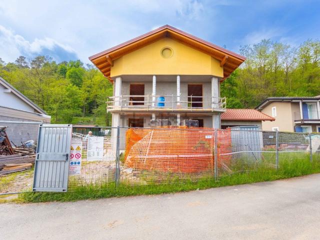 Casa in vendita a Oleggio Castello, Novara