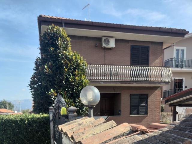Casa in vendita a Roma Capitale, Lazio