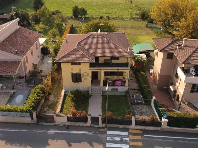 Casa in vendita a Garza, San Zeno Naviglio