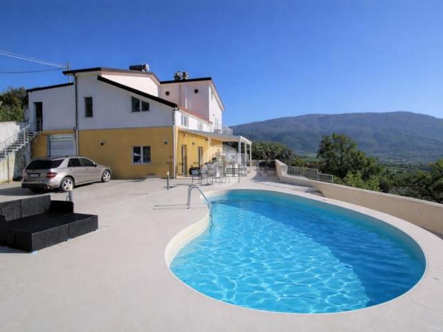 Casa in vendita a Albanella, Campania