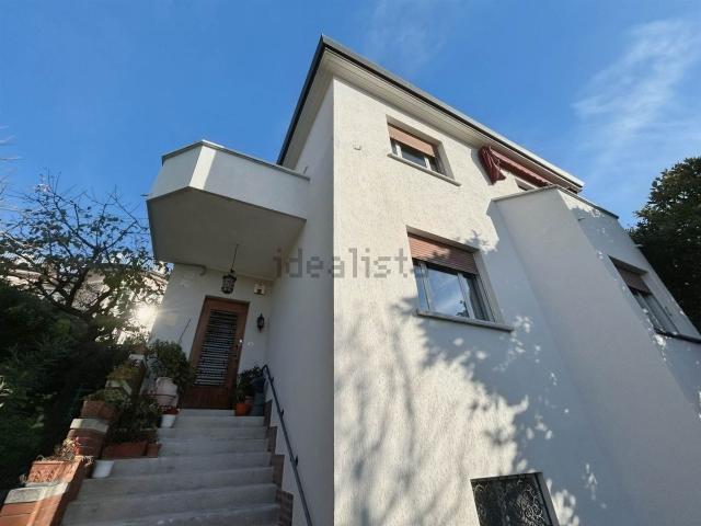 Casa in vendita a Roiano-Gretta-Barcola-Cologna-Scorcola, Villa Opicina