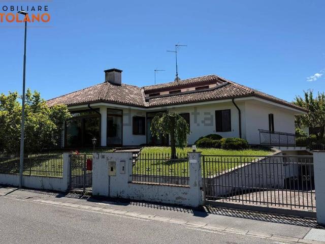 Casa in vendita a Gradisca D'isonzo, Friuli-Venezia Giulia