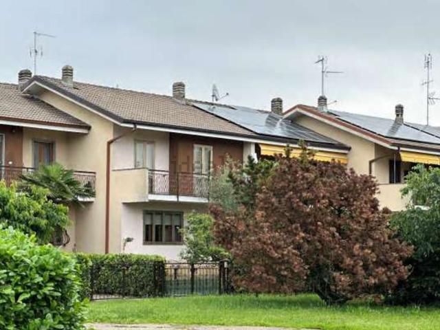 Casa in vendita a Alice Castello, Vercelli