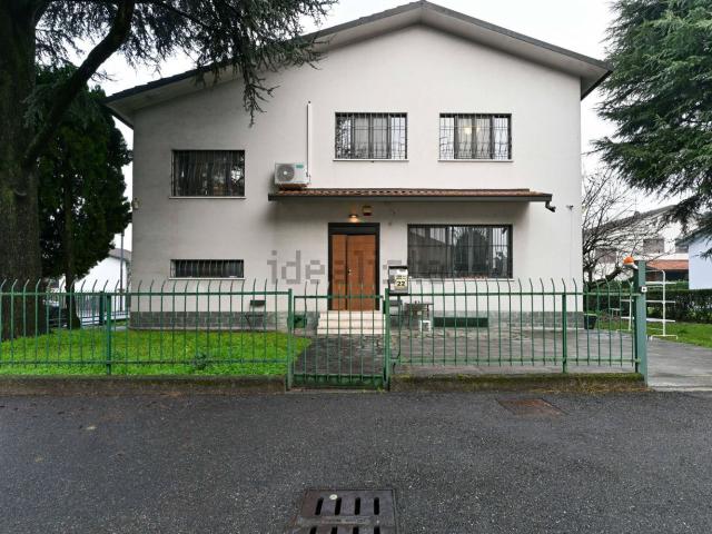 Casa in vendita a Rovagnasco, Segrate