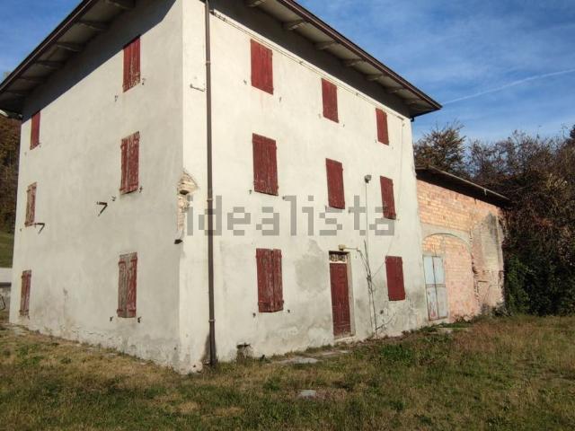 Casa in vendita a Traversetolo, Reggio Emilia