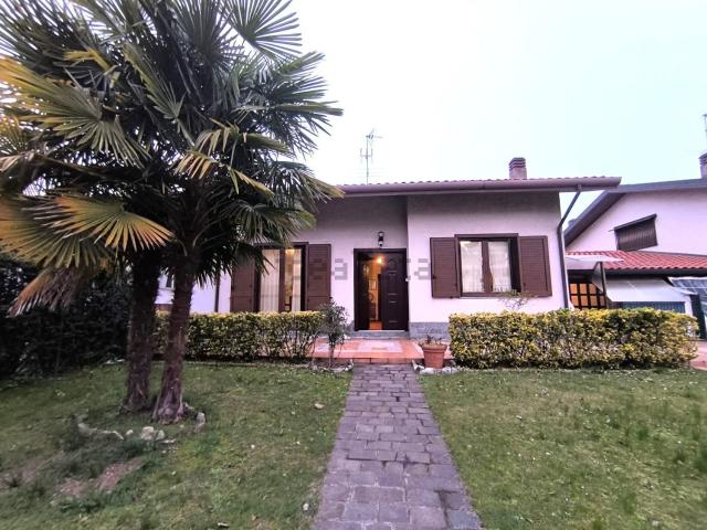 Casa in vendita a Mesero, Milano