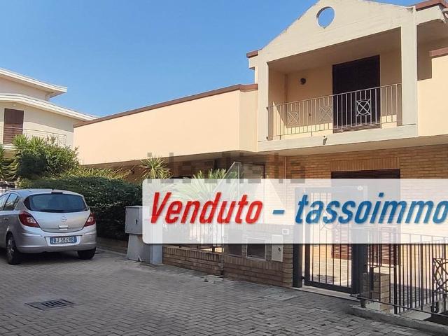 Casa in vendita a Ciampino, Ortona
