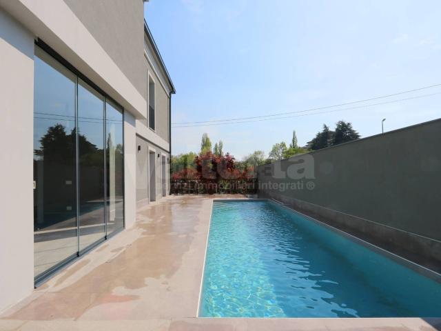 Casa in vendita a Vedano Al Lambro