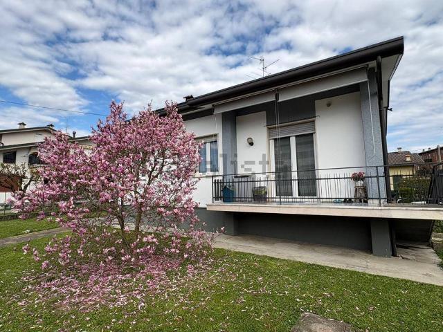 Casa in vendita a Telgate, Lombardia
