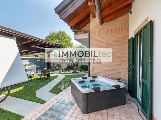 Casa in vendita a Misinto, Lombardia
