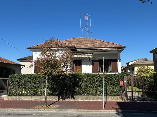Casa in vendita a Cernusco Sul Naviglio, Lombardia